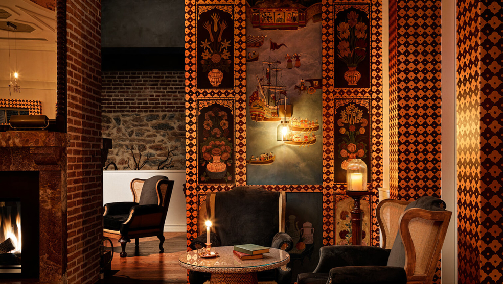 Tuğba Güney (Pink Bar Kalemişi)