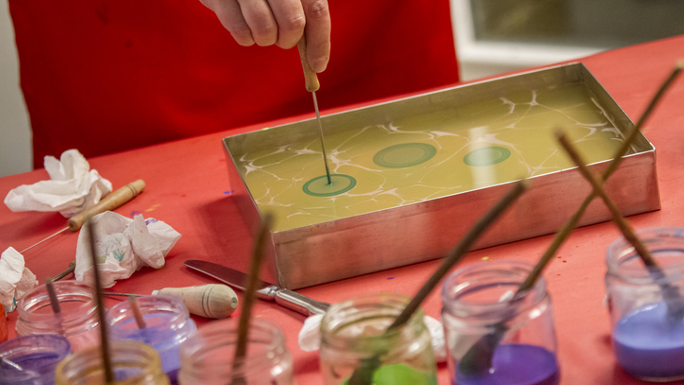 Festive Ebru Postcards at Aliée