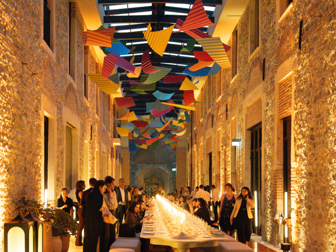 Art curation: where living meets art