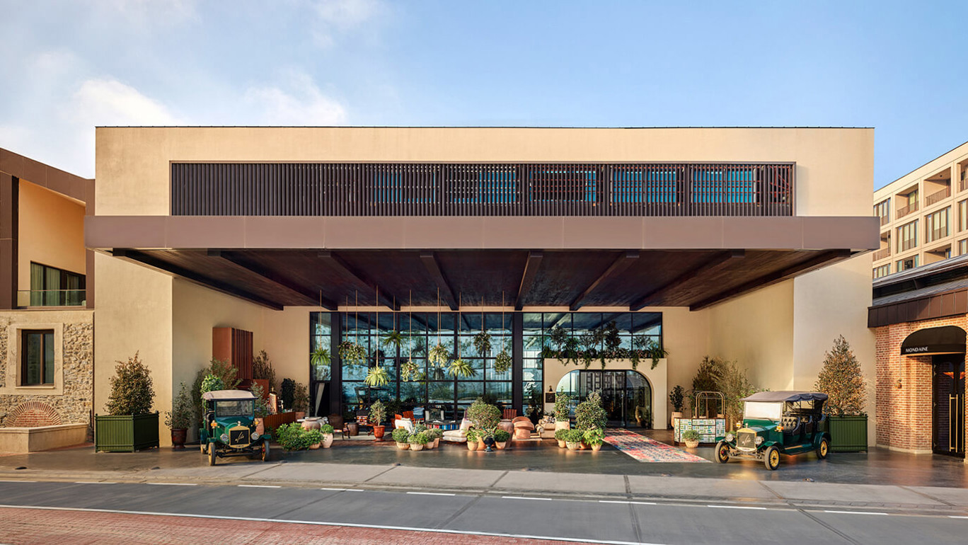 Your exciting <span class="font-comorant font-medium italic">explorations</span> start here