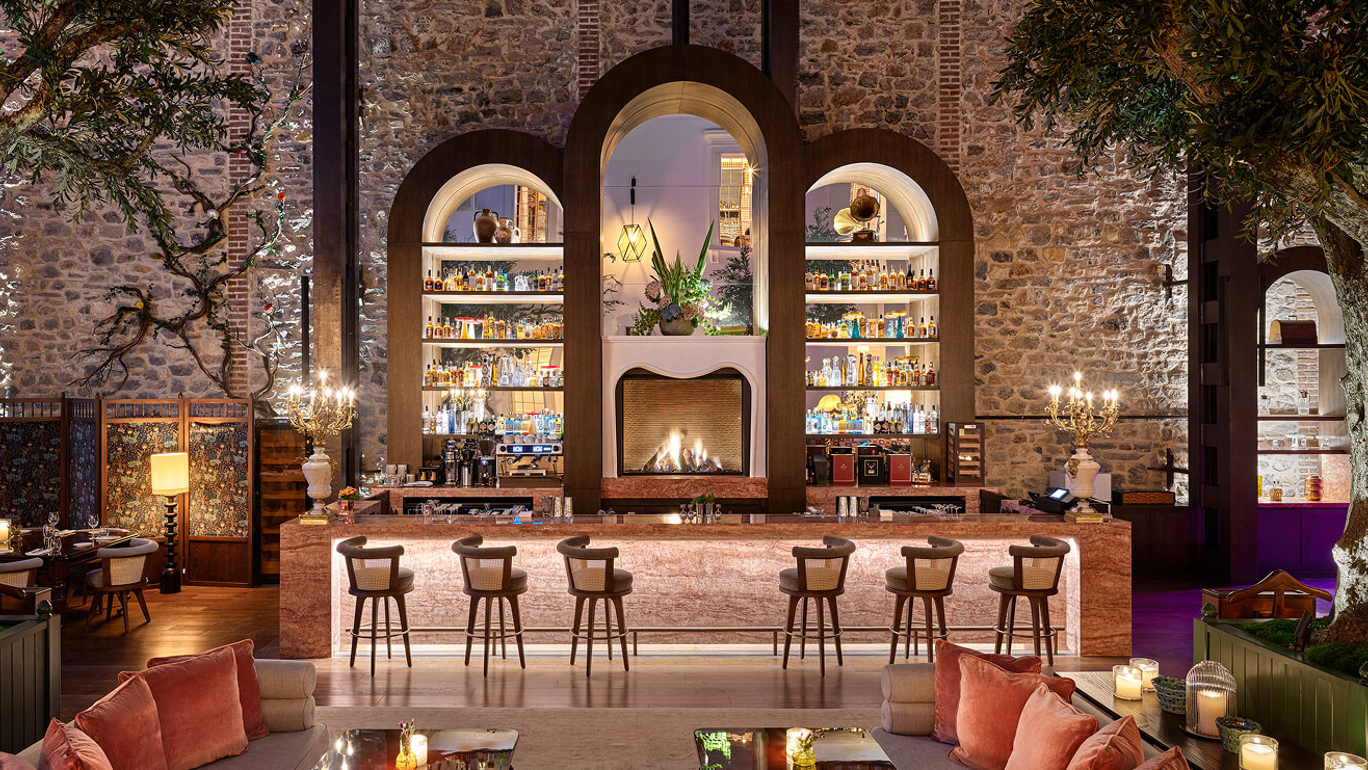 A culinary <span class="font-comorant font-medium italic">destination</span> like no other